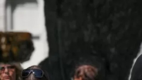 Contradicciones sobre el recuento de los hechos han provocado una creciente ira en Estados Unidos.