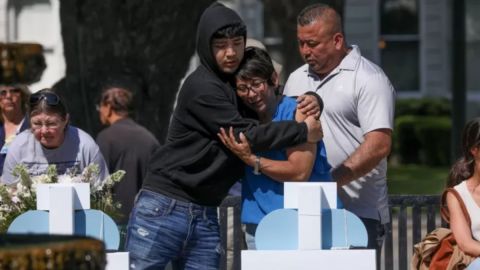 Contradicciones sobre el recuento de los hechos han provocado una creciente ira en Estados Unidos.