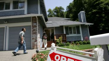 En 9 de cada 10 áreas metropolitanas en EE.UU. los precios de las viviendas están sobrevaluados hasta 73%, asegura Moody's