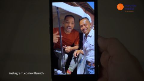 Will Smith y René Hugo Castillo en el video que se volvió viral.