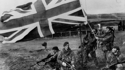 Malvinas / Falklands: "La democracia argentina es hija de la derrota. Tiene madre y se llama Margaret Thatcher"