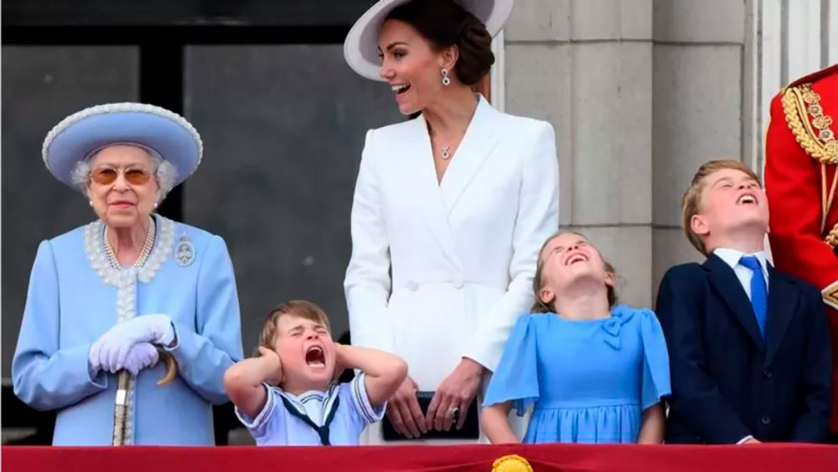 Las divertidas imágenes de los pequeños príncipes y otras fotos del Jubileo de la reina Isabel