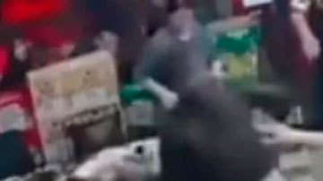 China: el brutal ataque contra un grupo de mujeres que se viralizó en un video y provocó una ola de indignación