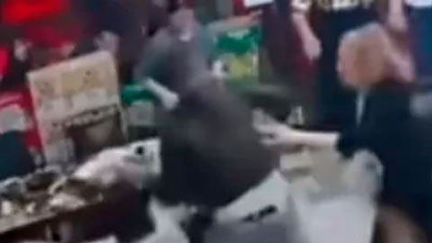 China: el brutal ataque contra un grupo de mujeres que se viralizó en un video y provocó una ola de indignación