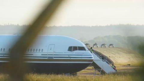 Cancelan el primer vuelo de Reino Unido a Ruanda con solicitantes de asilo por una disputa legal de último minuto