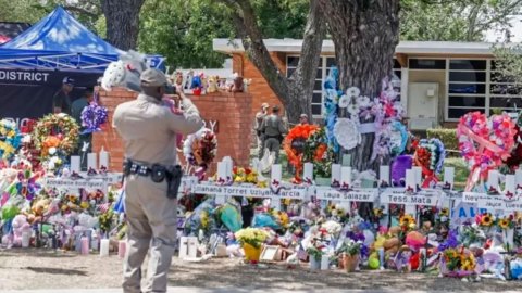Uvalde: demolerán la escuela donde se produjo la matanza que dejó 19 niños y dos maestros muertos