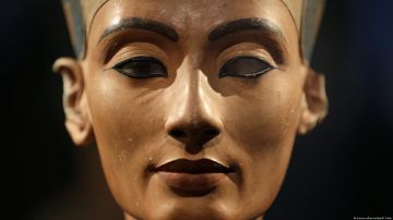 Científicos alemanes esperan reconstruir el "perfume" favorito de la reina egipcia Nefertiti