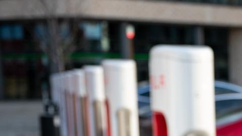 Tesla reporta cientos de accidentes con vehículos de conducción asistida