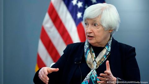 Estados Unidos aplica sanciones del G7 contra la industria rusa militar y el oro