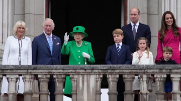 Isabel II, conmovida por festejos del "jubileo de platino"