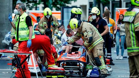 Vehículo arremete contra multitud en Berlín