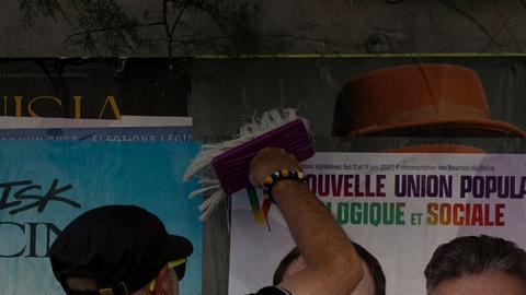 Francia vota en unas parlamentarias decisivas para Macron