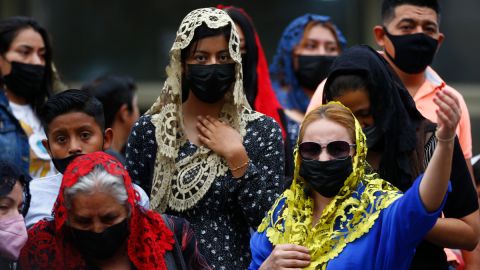 Fieles mexicanos de la Iglesia Luz del Mundo confían en la inocencia de Naasón Joaquín García