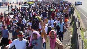 Caravana migrante recibe permisos mexicanos