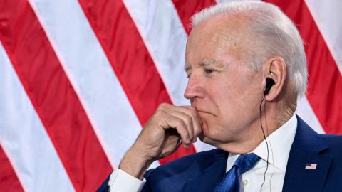 Aprobación de Biden se hunde a 24% entre hispanos y 22% entre adultos jóvenes, según encuesta