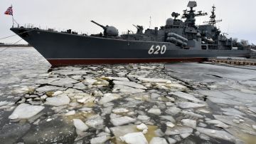 Buque de guerra ruso violó las aguas de la OTAN dos veces y Putin advierte a Occidente que usará armas nucleares si se ve amenazado