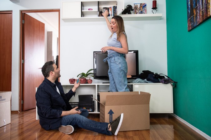 Jesús de 'Reik' ayudó a darle una nueva cara al apartamento del director musical de la agrupación. (Discovery Familia)