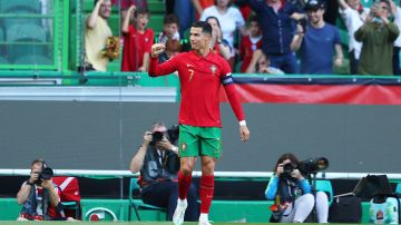 Portugal anotó un doblete ante Suiza para poner líder a Portugal en la Nations League.