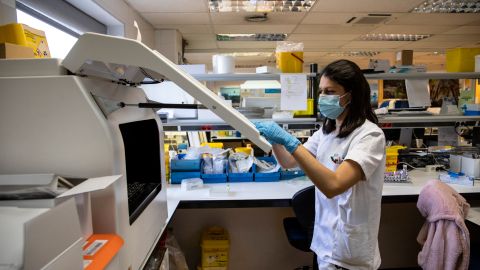 Después de 40 días desde que se detectó el primer caso de virus del mono en los Estados Unidos, siguen incrementando las infecciones hasta alcanzar 156 con 14 pacientes recientes y California tiene el mayor número de casos con 40