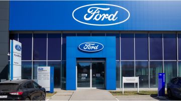 Ford, Tesla y General Motors han subido los precios de sus vehículos como consecuencia del aumento de costos de producción y demanda