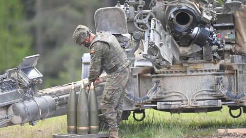 Konashénkov expresó que también derribaron un avión militar ucraniano.