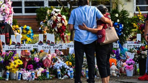 Los padres argumentan que la vida de sus hijos cambió por completo y les fue arrebatada su inocencia.