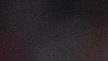 El objeto de papel se coló en la meta de Inglaterra.