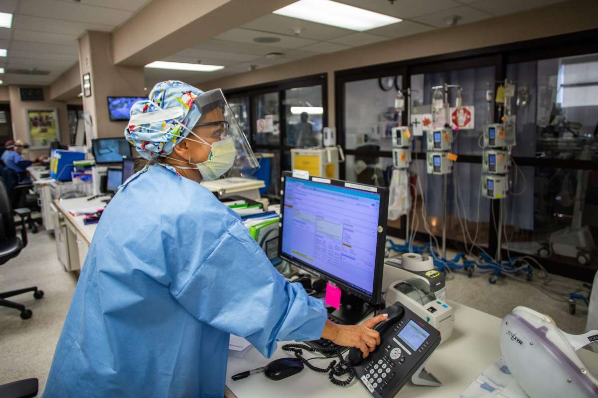 A $25 dólares por hora podría incrementarse el salario mínimo de los  trabajadores de la salud en la ciudad de Los Ángeles - La Opinión