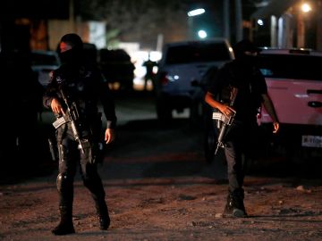 Sicarios del “Mencho” y policía protagonizan sangriento enfrentamiento que deja 12 muertos