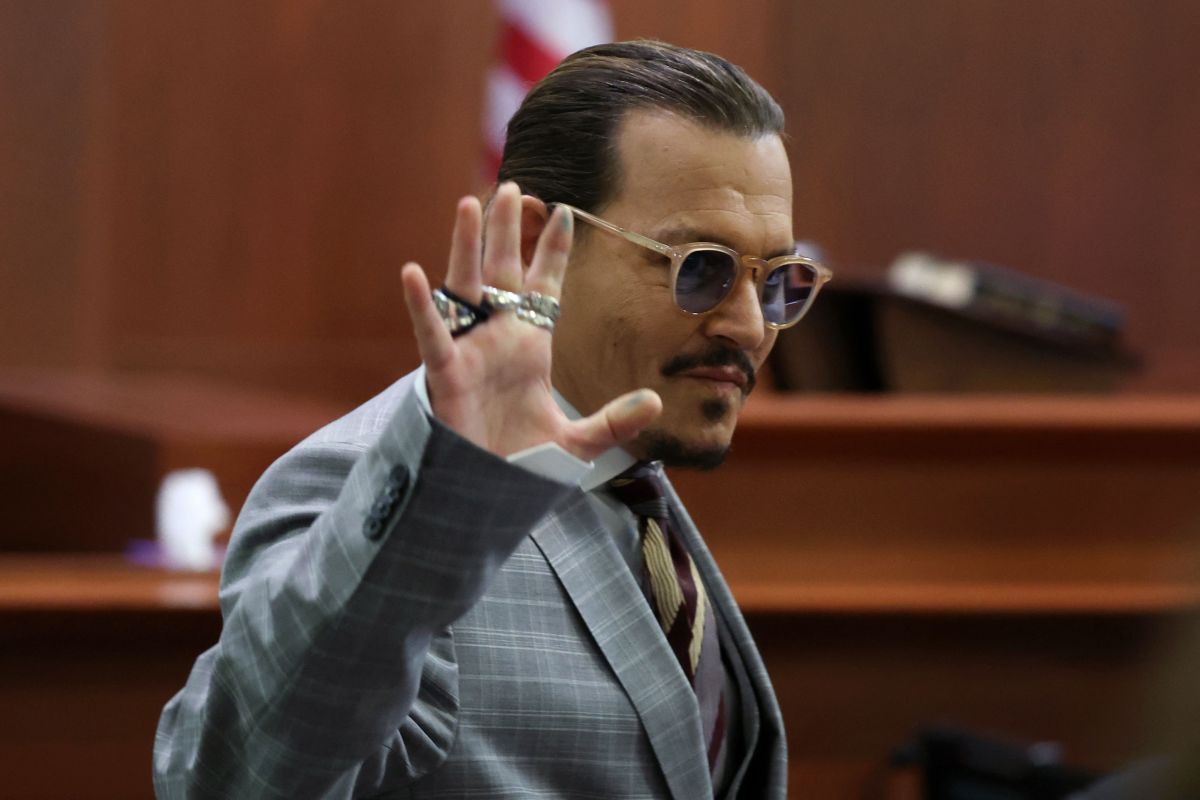 Johnny Depp dejando la corte durante una pausa en su juicio en contra de su exesposa Amber Heard.