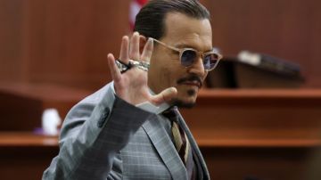 Johnny Depp dejando la corte durante una pausa en su juicio en contra de su exesposa Amber Heard.