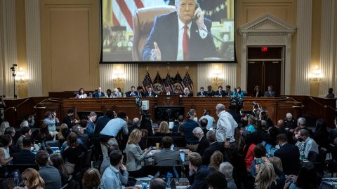Trump presionó a Pence para revocar las elecciones aunque sabía que el plan era ilegal