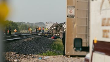 Reportan 3 muertes y al menos 50 heridos tras descarrilamiento de un tren de Amtrak en Missouri