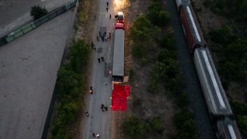 Traficantes usaron un "clon" de un camión legal en tragedia que dejó 50 migrantes muertos en Texas