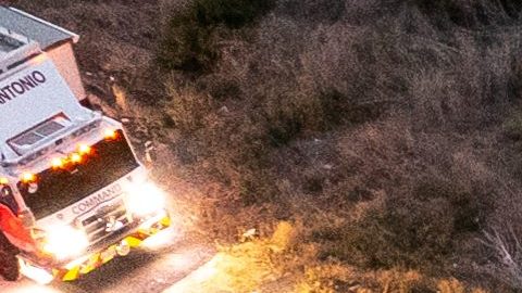 Madre de chofer acusado de la muerte de 53 migrantes en Texas, confiesa que si lo tuviera de frente "lo agarraba a cachetadas",