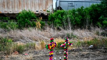Aumenta a 53 los migrantes muertos en caja de camión de Texas