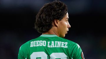 Diego Lainez no tuvo regularidad en el Betis de España.