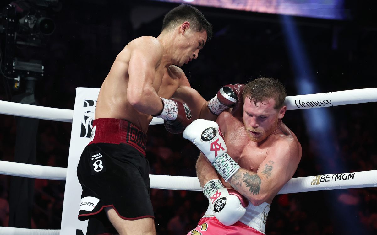 Saúl Álvarez cayó ante el ruso por decisión unánime. 