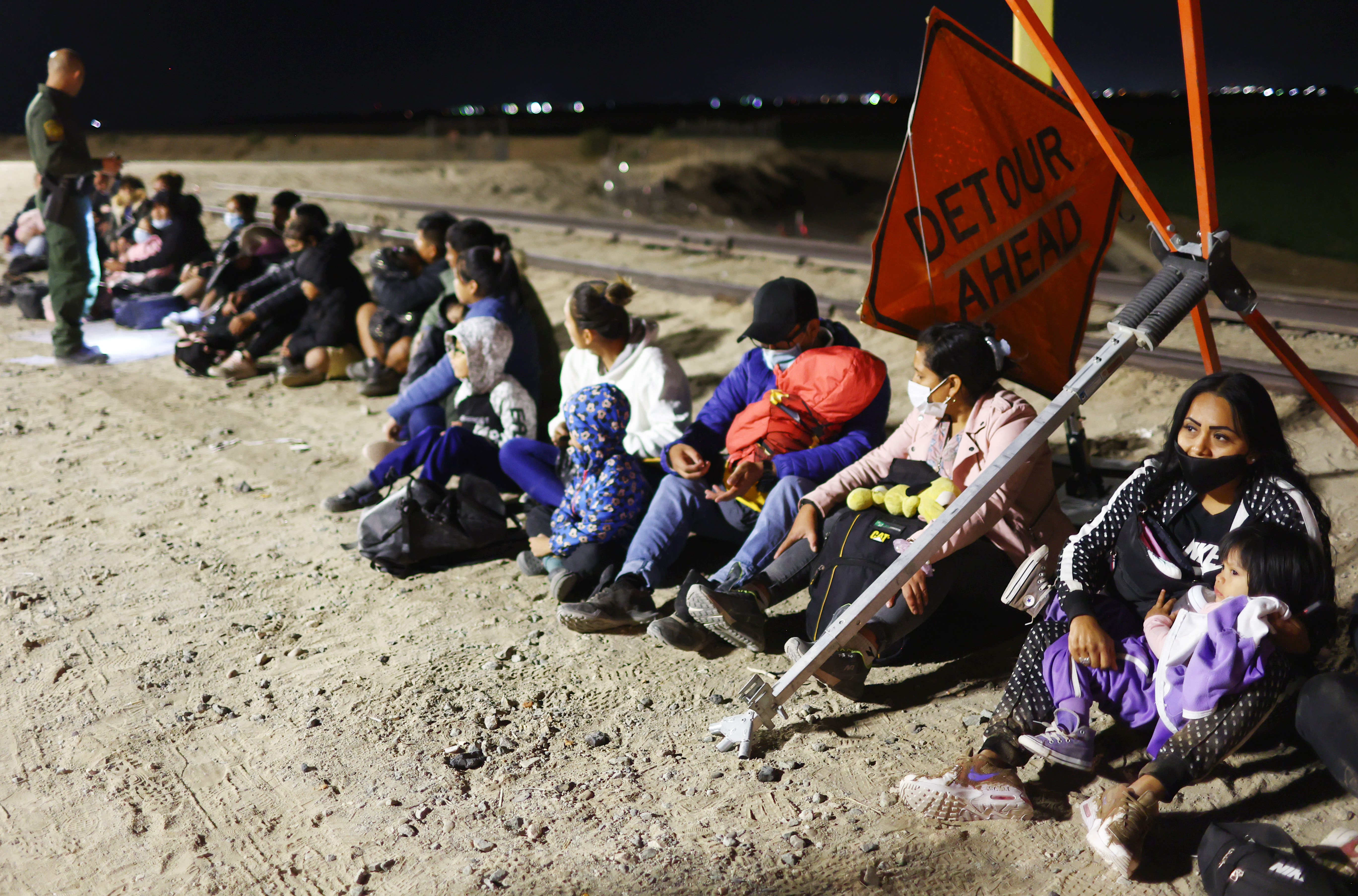 El Número De Migrantes Que Intentan Cruzar La Frontera De EE.UU ...