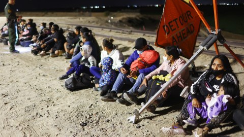 Los cruces de migrantes en la frontera sur continúan