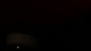 La congresista demócrata Karen Bass se dirige a sus seguidores en la noche de las elecciones en Hollywood.