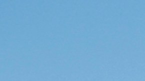 El piloto mexicano ganó su primera carrera este domingo.