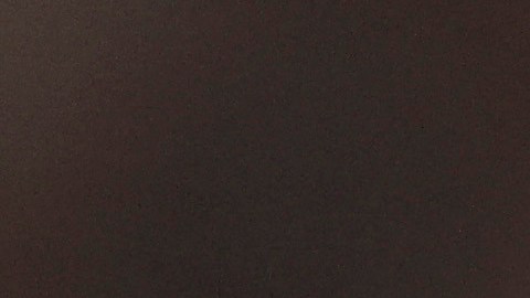 Tyler Anderson reacciona ante la ovación de los aficionados en Dodger Stadium tras salir del juego.