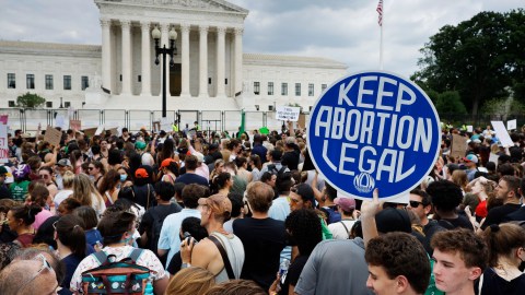 Las protestas contra la decisión de anular Roe vs Wade ocurrieron en muchas ciudades.