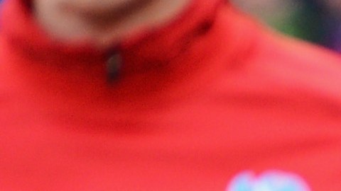 Kieron Dyer deberá esperar por un hígado para sanar.