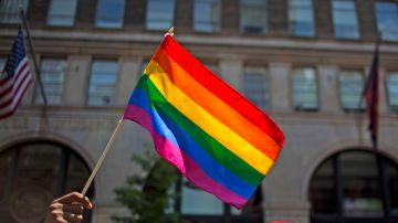 El creador de la bandera gay se sorprendió por la rápida aceptación de su símbolo