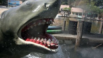 El set de la película de Steven Spielberg 'Tiburón' se muestra en Universal Studios en Hollywood, el 09 de abril de 2007.