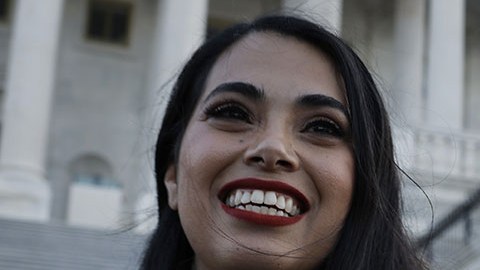La republicana Mayra Flores, la primera mexicana en prestar juramento en el Capitolio