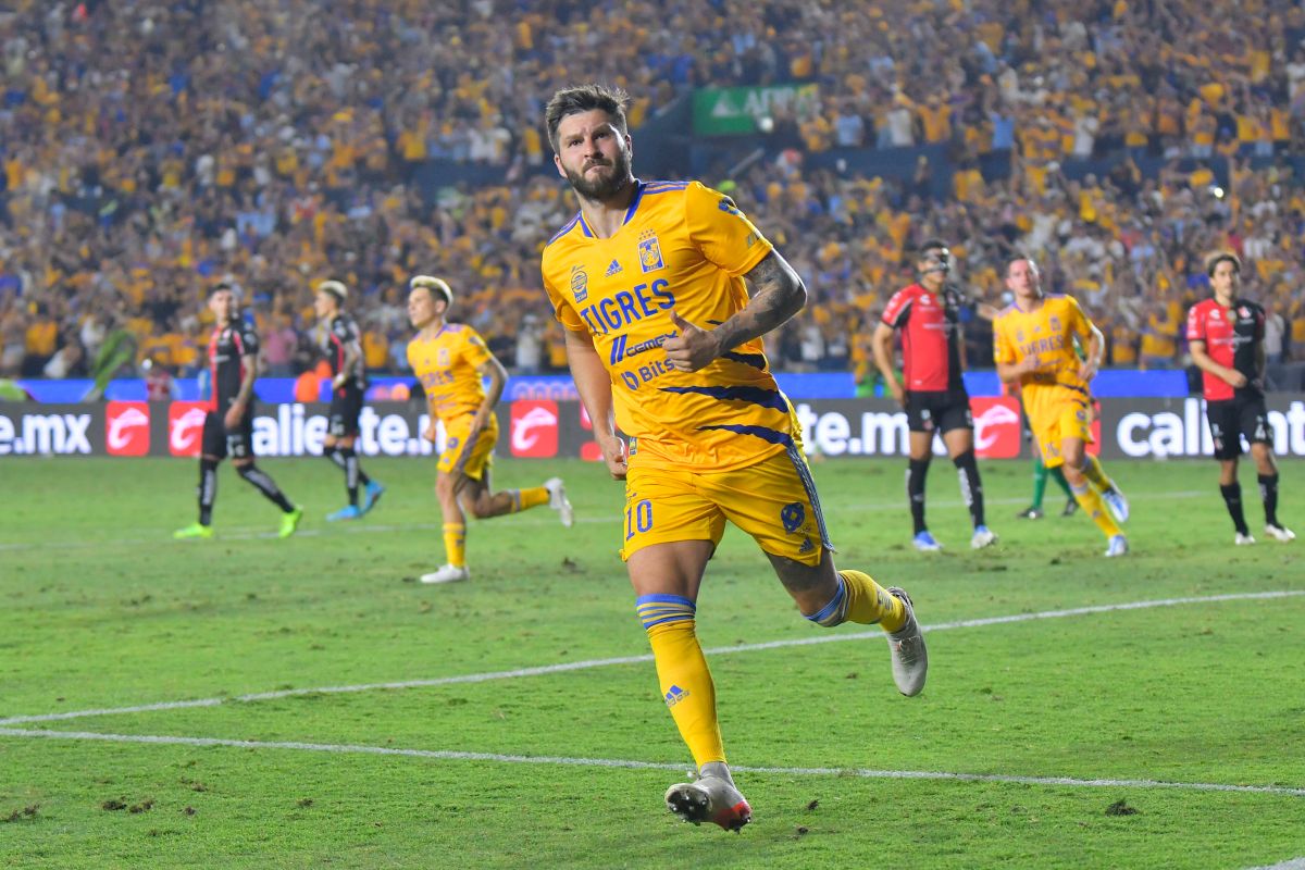 Gignac se divierte jugando al fútbol amateur. 
