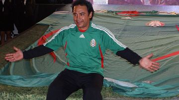 Hugo Sánchez en sus tiempos de seleccionador nacional.